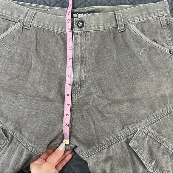 Ecko Jeans Men 42 x 33 Straight Fit Gray Y2K Cargo Pockets CLO - Picture 7 of 10